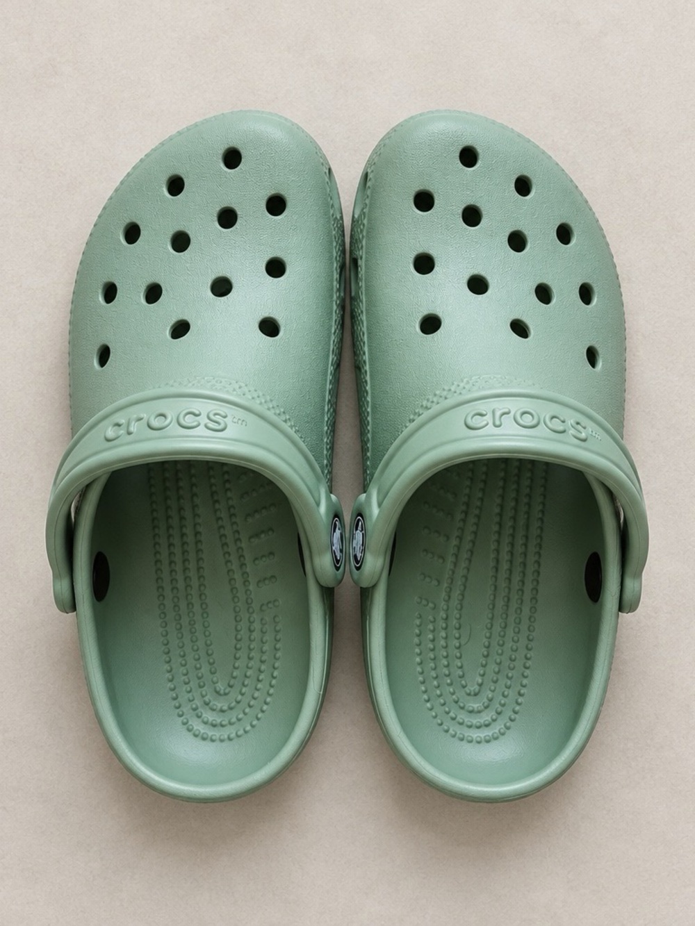 CROCS Classic Clog in Sage Green Unisex Juniors Slip On Rubber Closed Toe 5